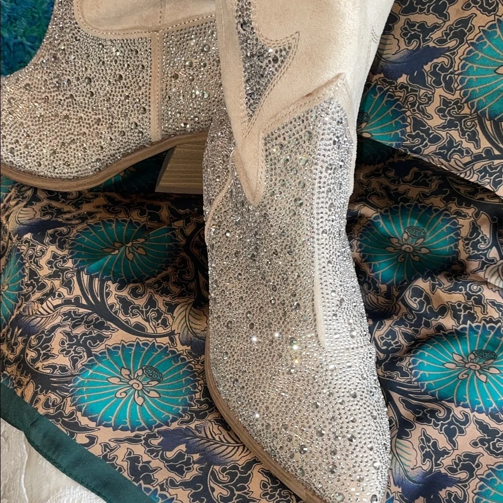 Crystal Embellished Cream Women's Western Heeled Boots - Picture 7 of 17